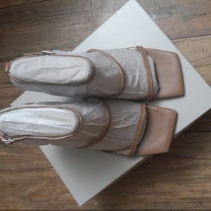 Marc Fisher Sandal 10 natural